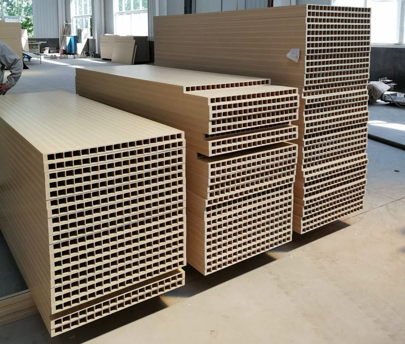 डब्ल्यूपीसी दरवाजा तयार करण्यासाठी कोणते प्लास्टिक साहित्य योग्य आहे?