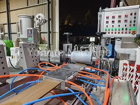 WPC कुंपण बनवण्याचे यंत्र